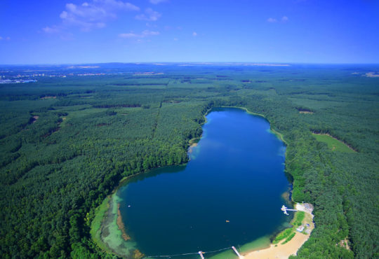 Jezioro Płotki z lotu ptaka. Fot. Robert Judycki