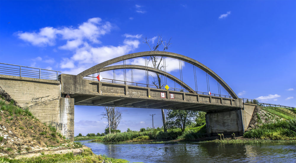 27 czerwca 2019 r. Wysychająca Noteć na wysokości mostu między osadą Zamczysko i Osiekiem Nad Notecią. Fot. Marcin Maziarz