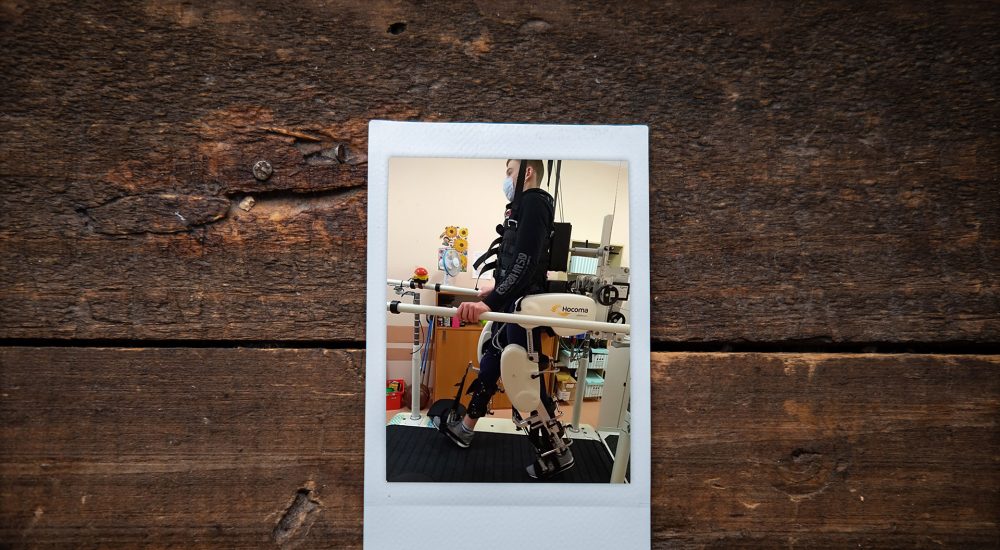 Nikodem w trakcie rehabilitacji. Fot. Razem dla Nikodema Nitka